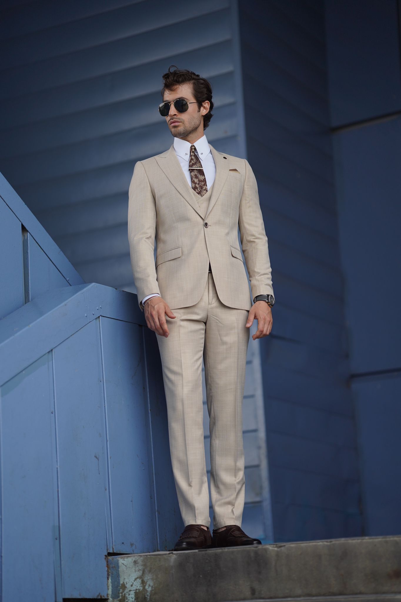 Blurg Beige Slim Fit Suit