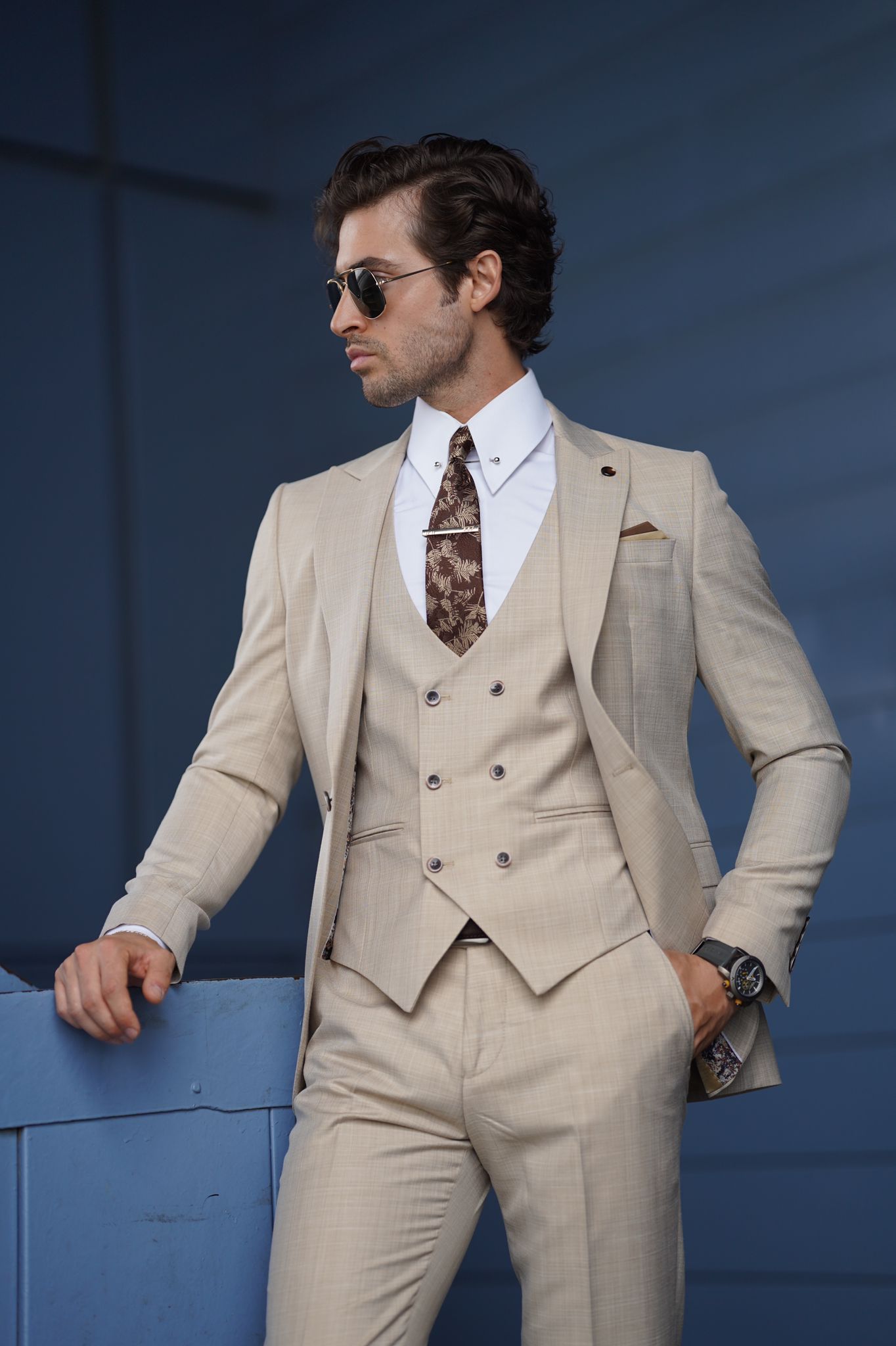 Blurg Beige Slim Fit Suit