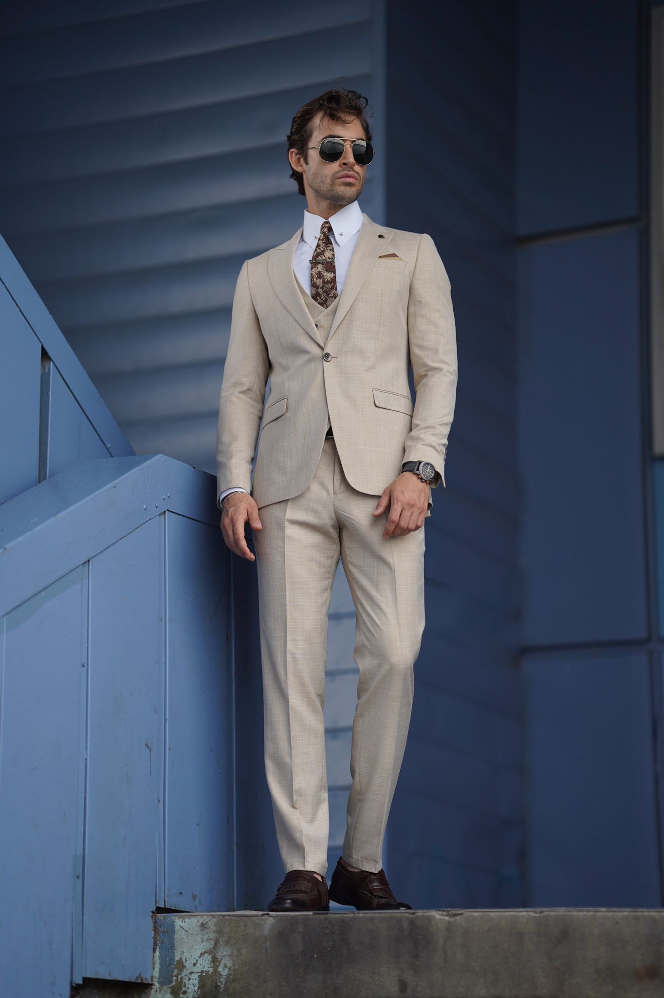 Blurg Beige Slim Fit Suit