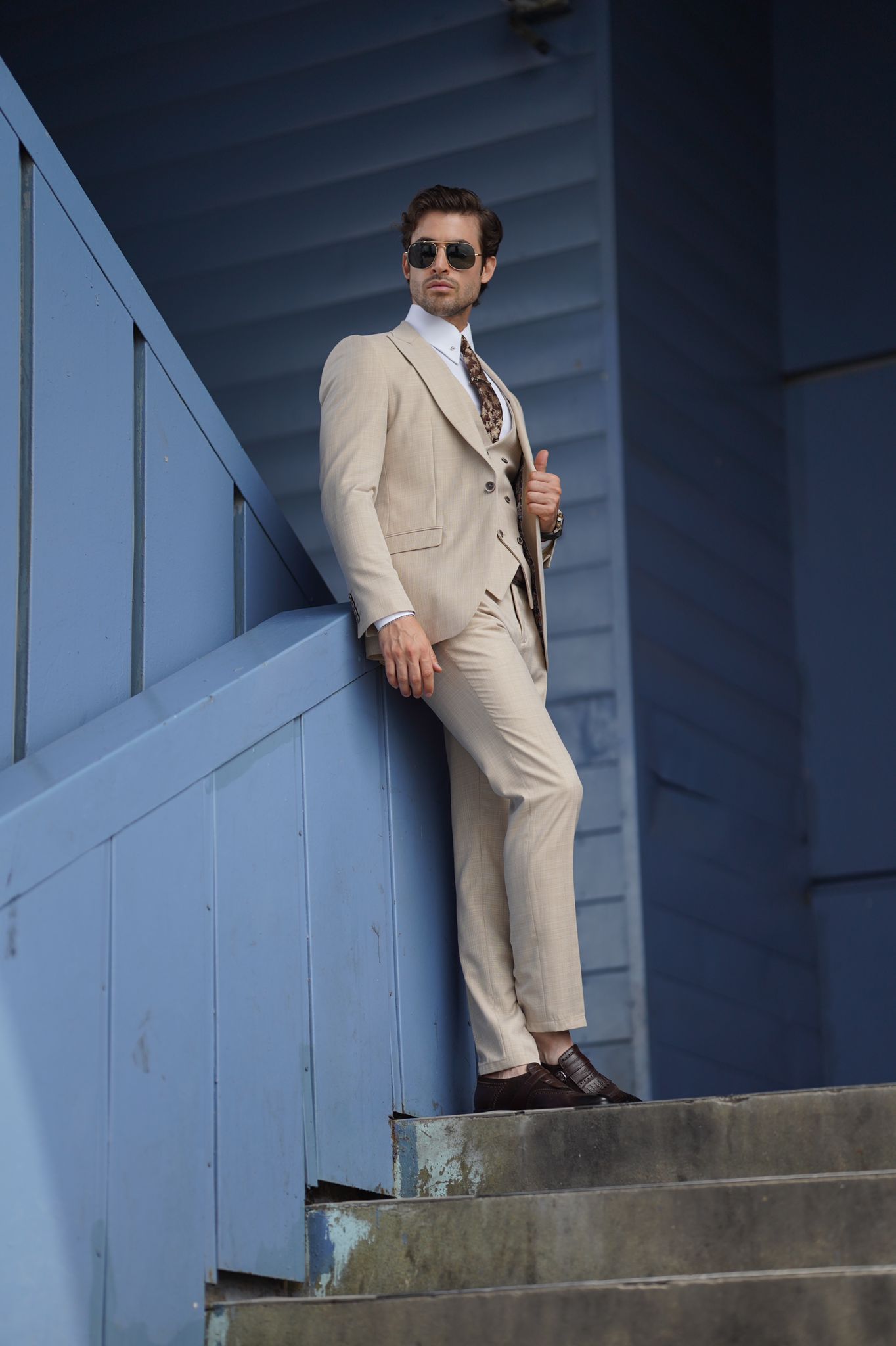 Blurg Beige Slim Fit Suit