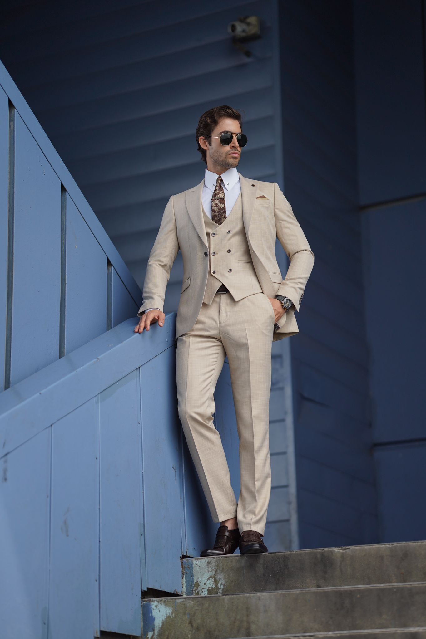 Blurg Beige Slim Fit Suit