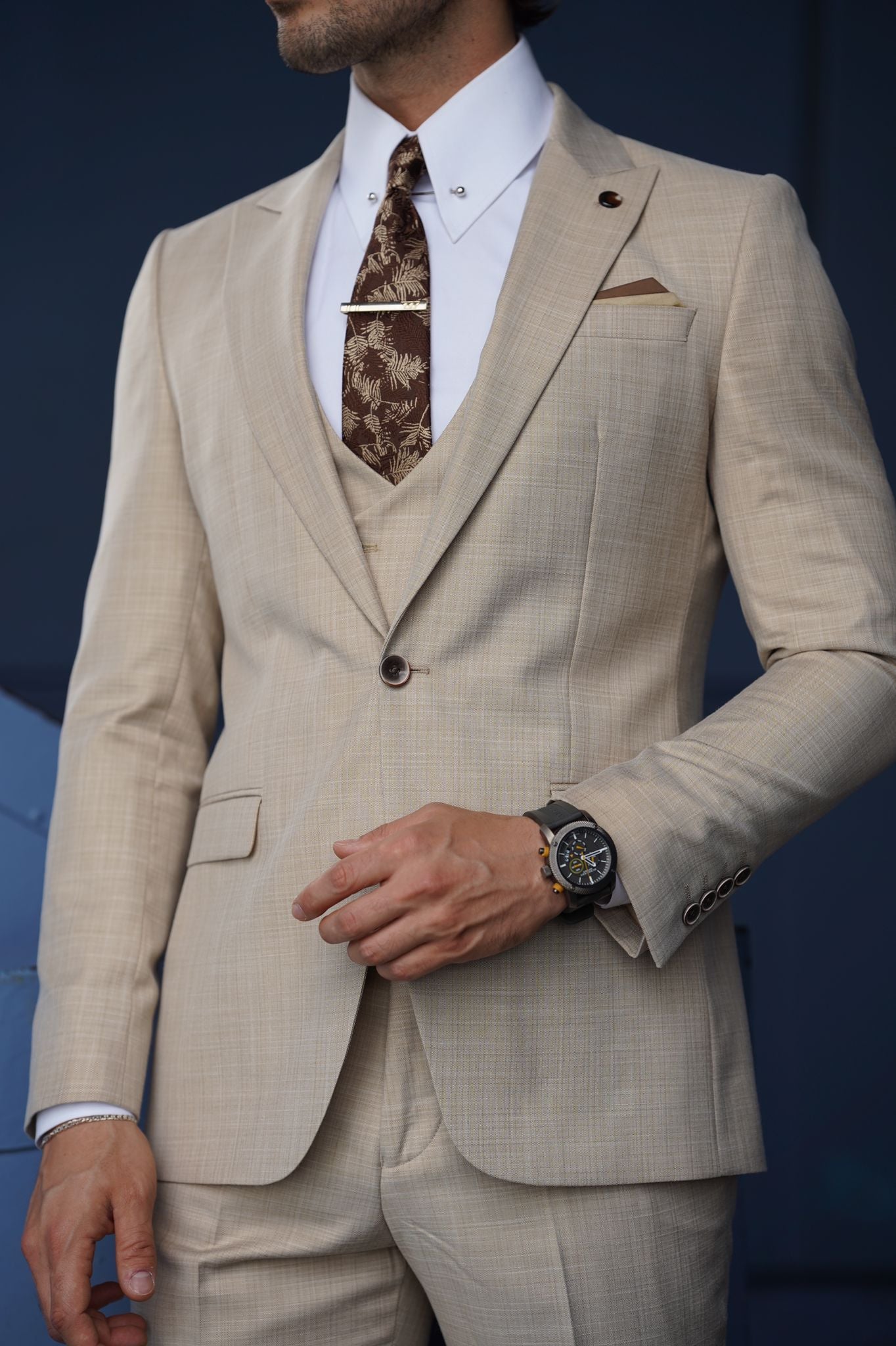 Blurg Beige Slim Fit Suit