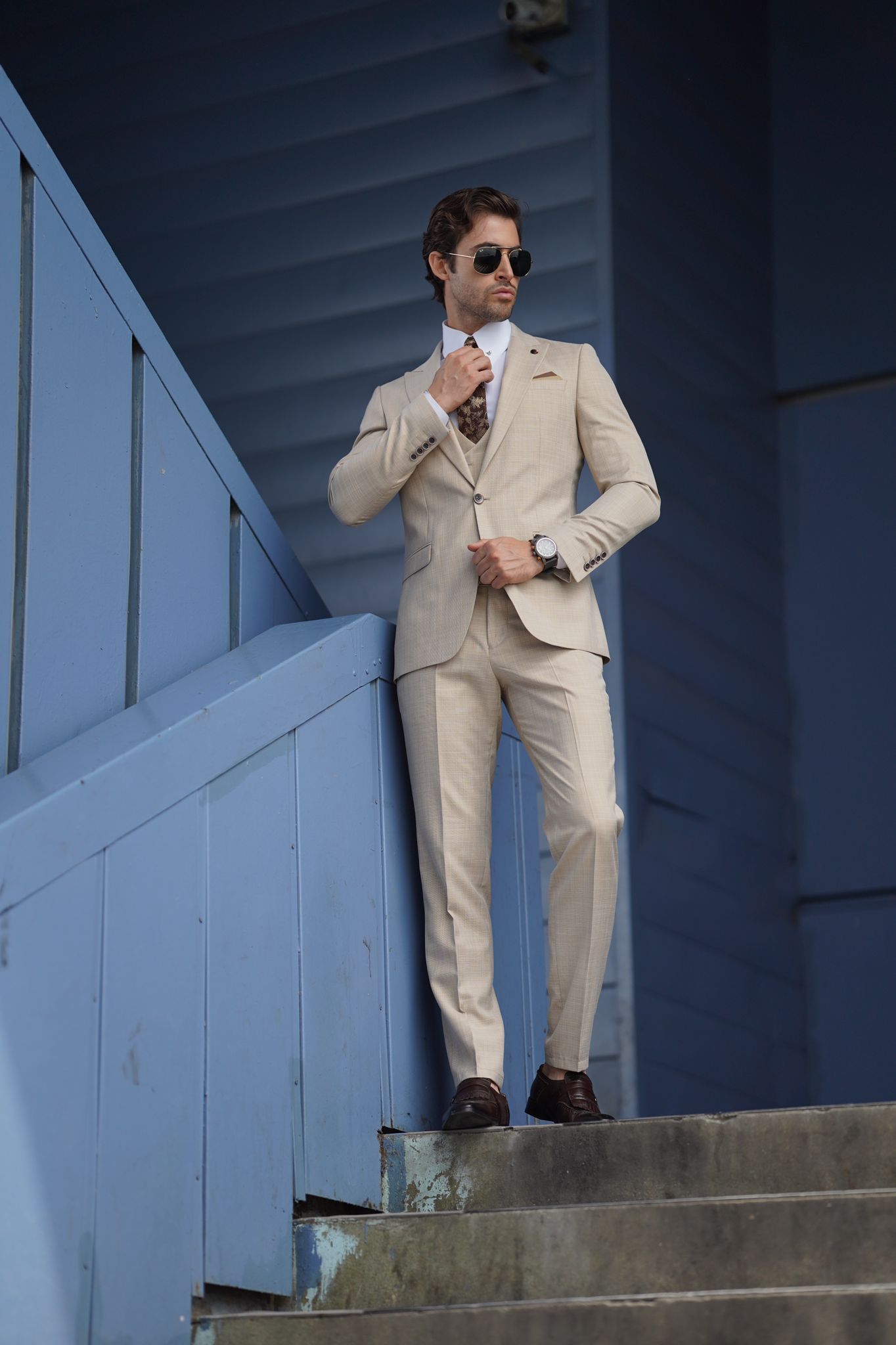 Blurg Beige Slim Fit Suit