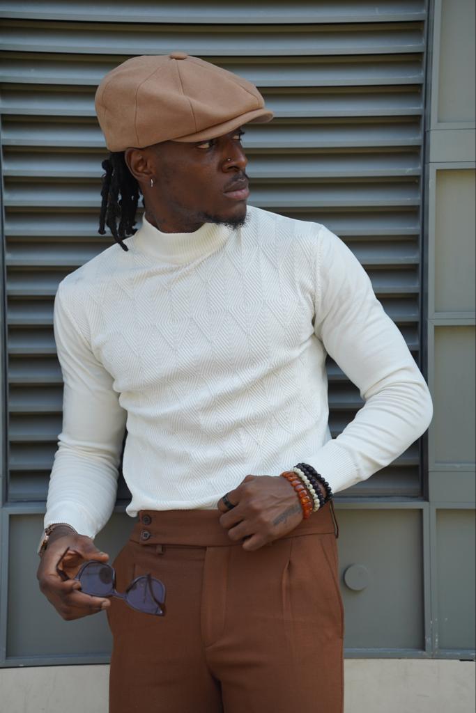 Izmir White Turleneck Sweater