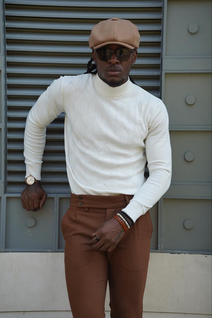 Izmir White Turleneck Sweater