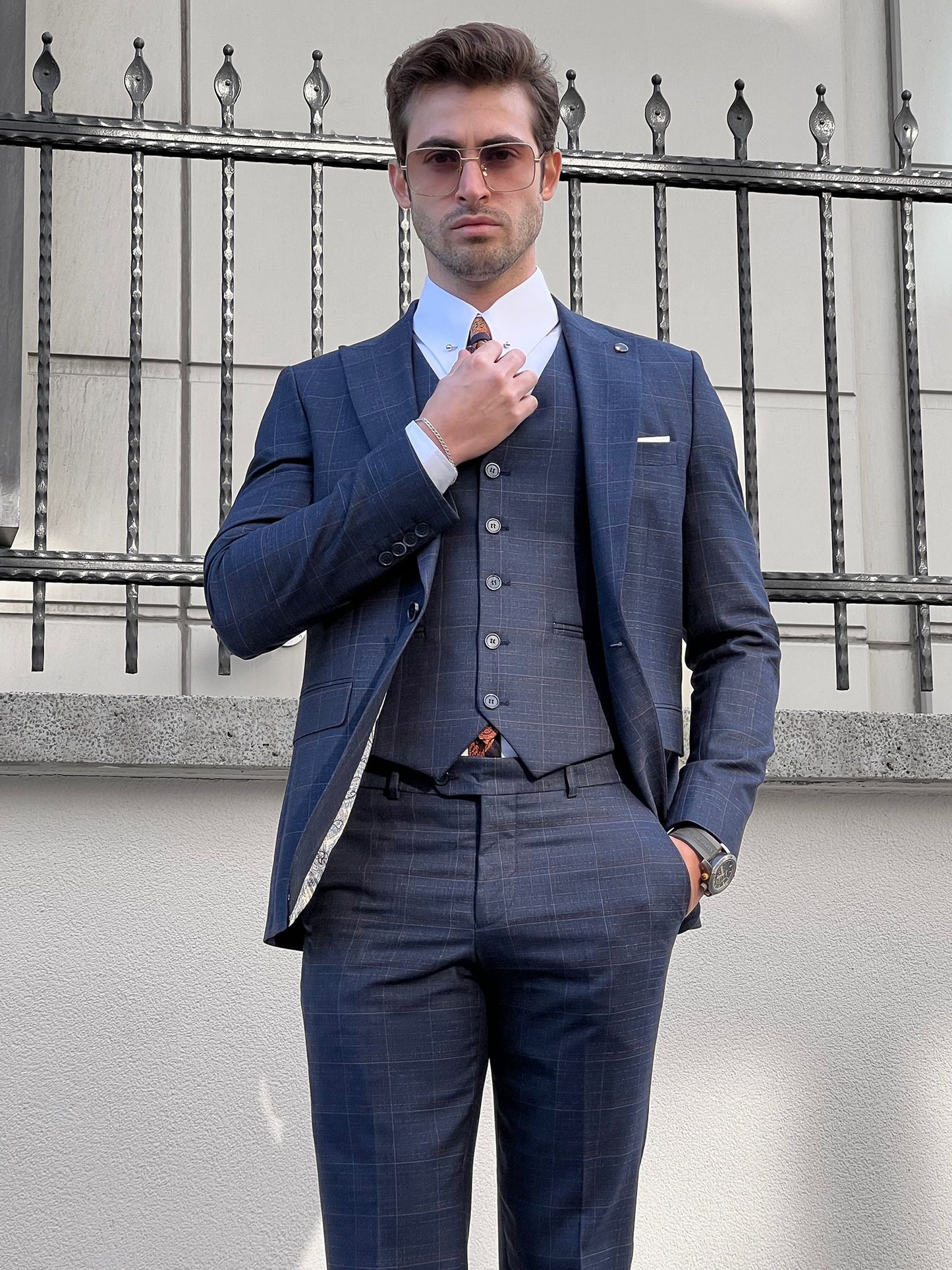 Logan Navy Blue Plaid Slim Fit Business Suit