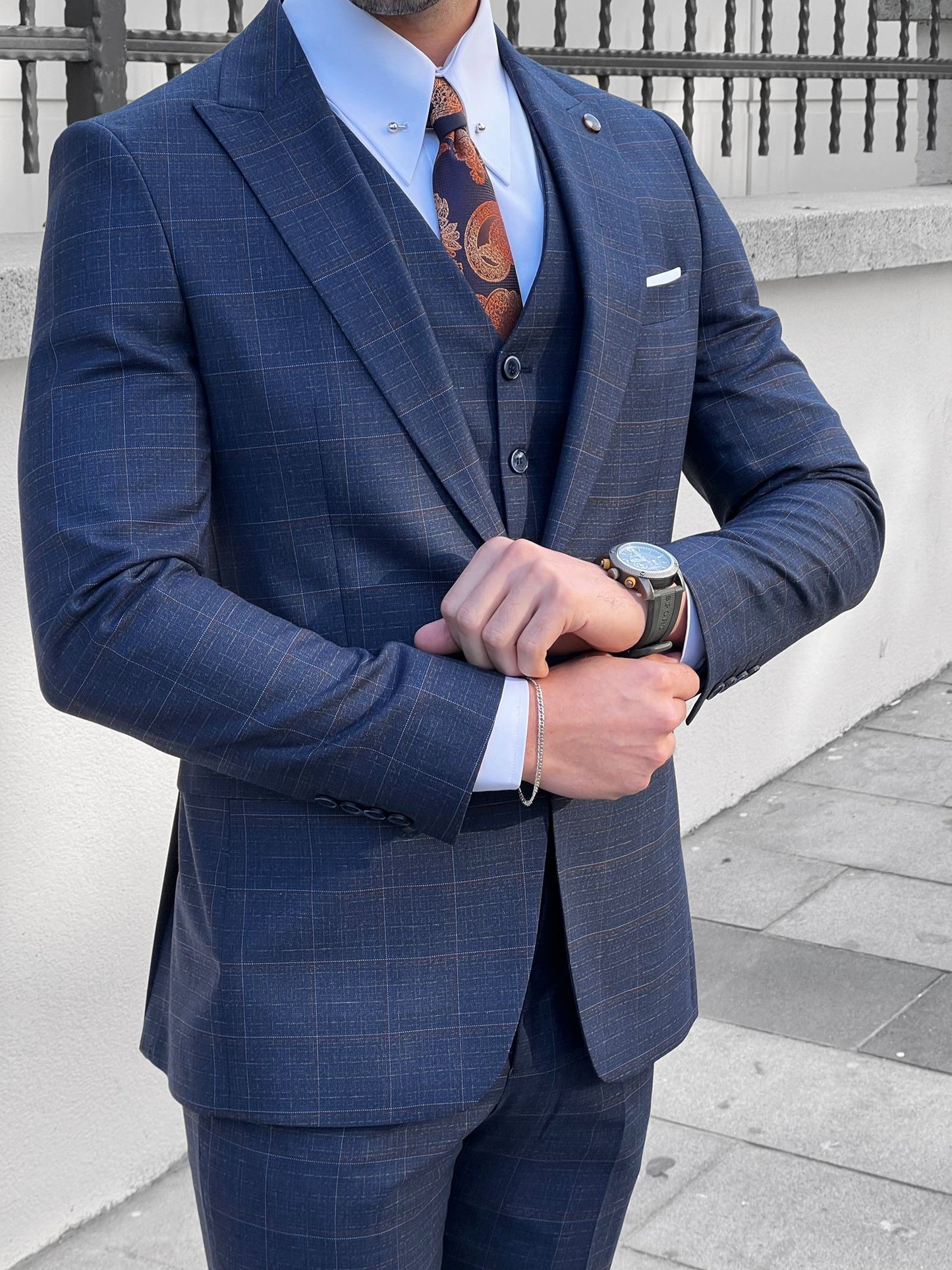 Logan Navy Blue Plaid Slim Fit Business Suit