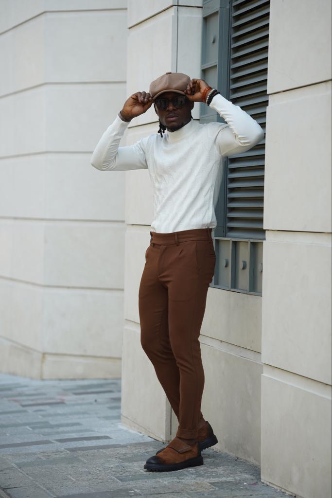 Izmir White Turleneck Sweater