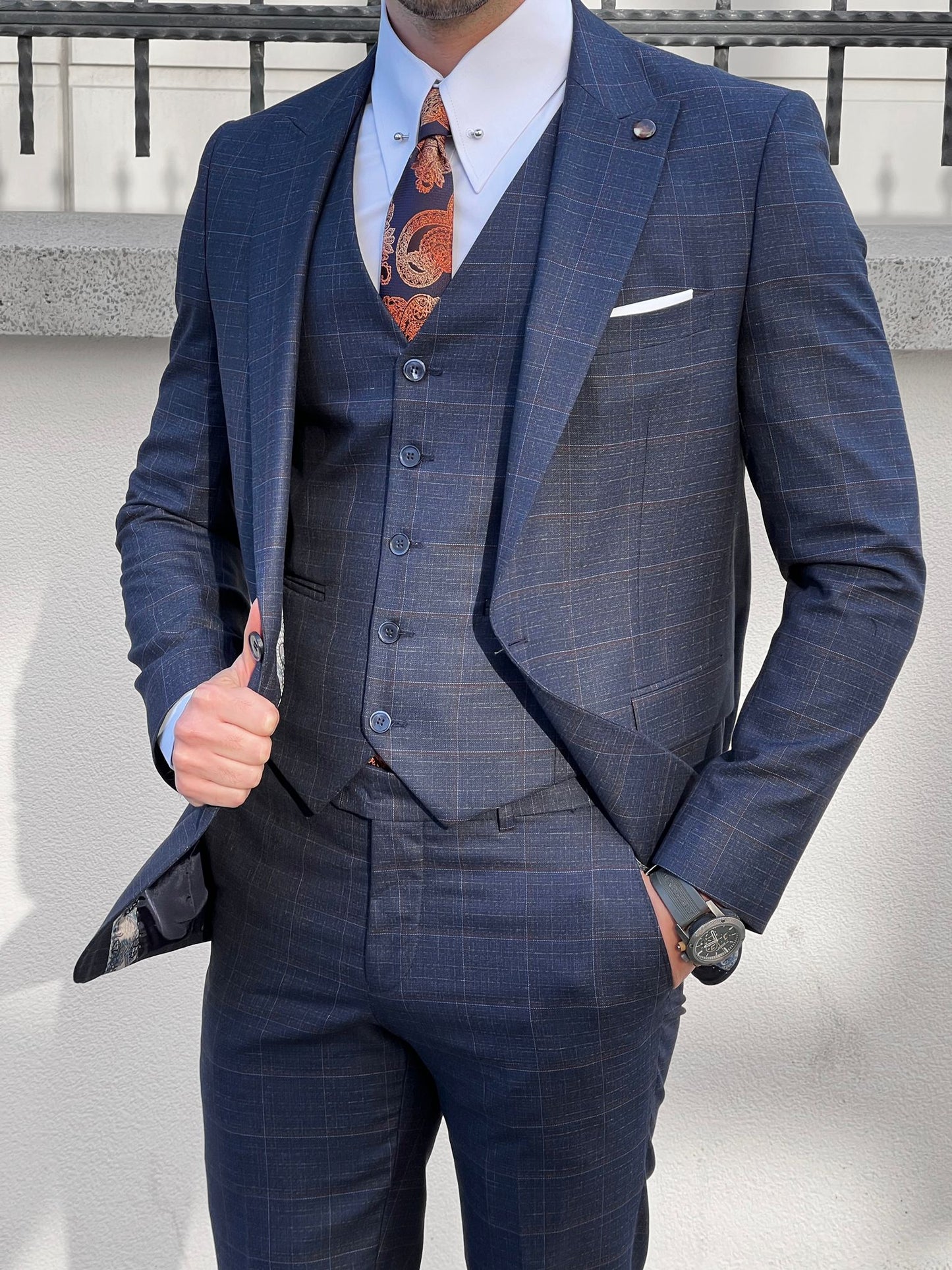 Logan Navy Blue Plaid Slim Fit Business Suit
