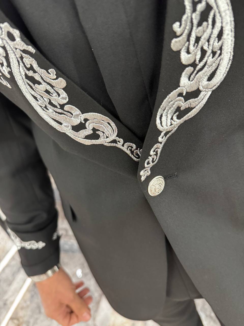 Rondo Black Suit (Silver)