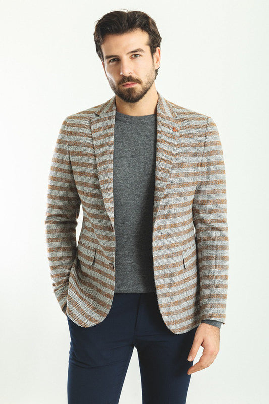 Max Plaid Blazer (Gray & Camel)