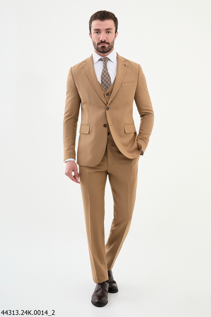 Moco Camel Suit