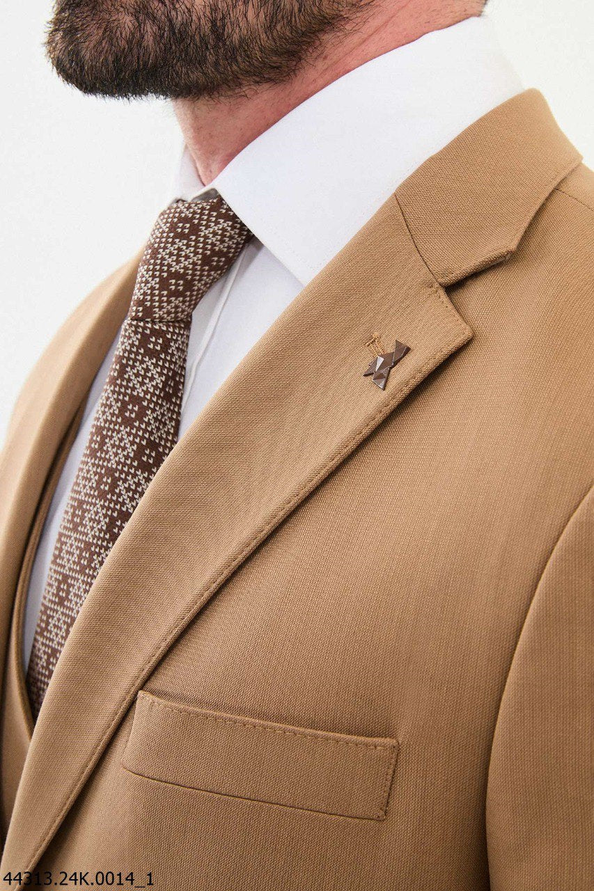 Moco Camel Suit