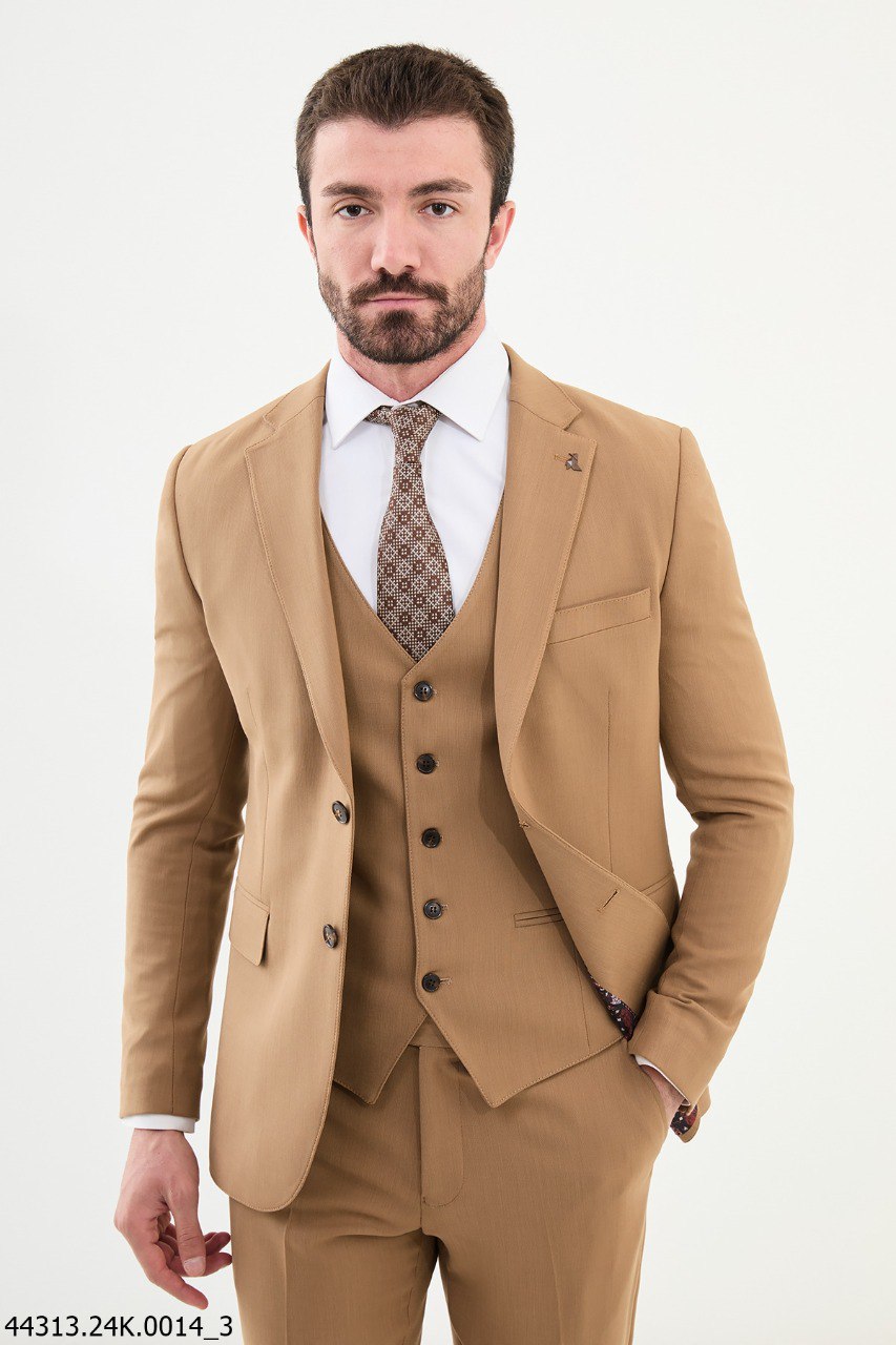 Moco Camel Suit