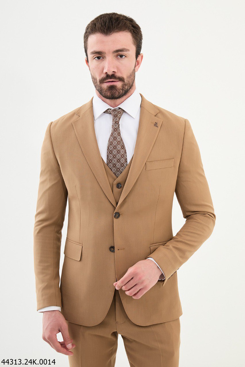 Moco Camel Suit