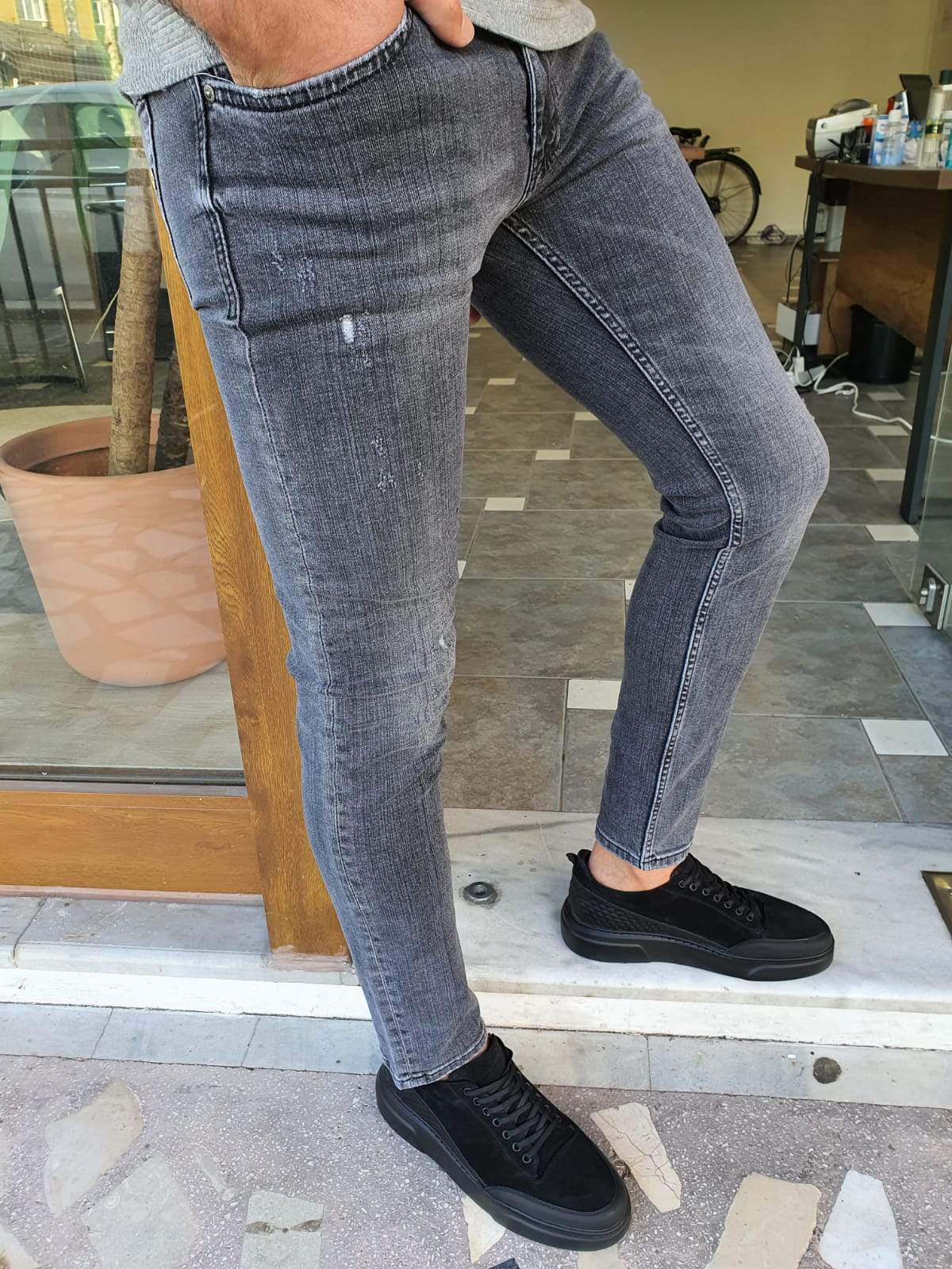 Elmore Ripped Slim Fit Jeans (Gray & Black)