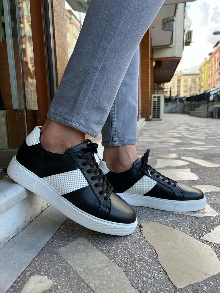 Pinara Black Sneakers